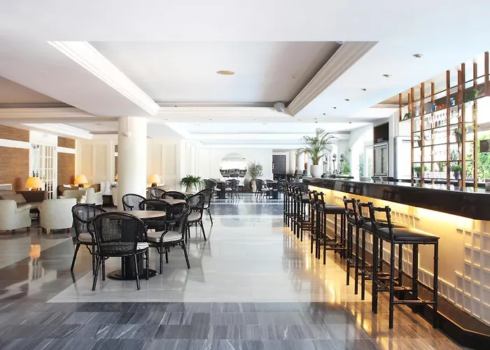 Готель Augusta Club & - Adults Only