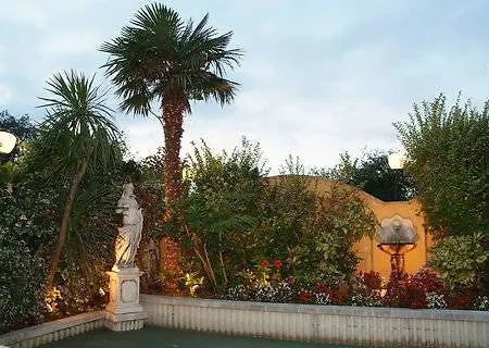 מלון Augusta Club & - Adults Only 4*